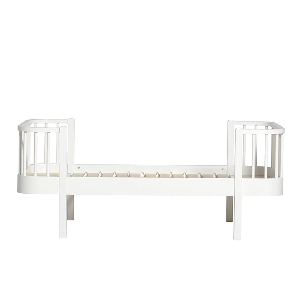 Kids Beds Oliver Furniture Wood Junior Bed (90x160 / 200cm) - White 3 Kids Beds Oliver Furniture Wood Junior Bed (90x160 / 200cm) - White