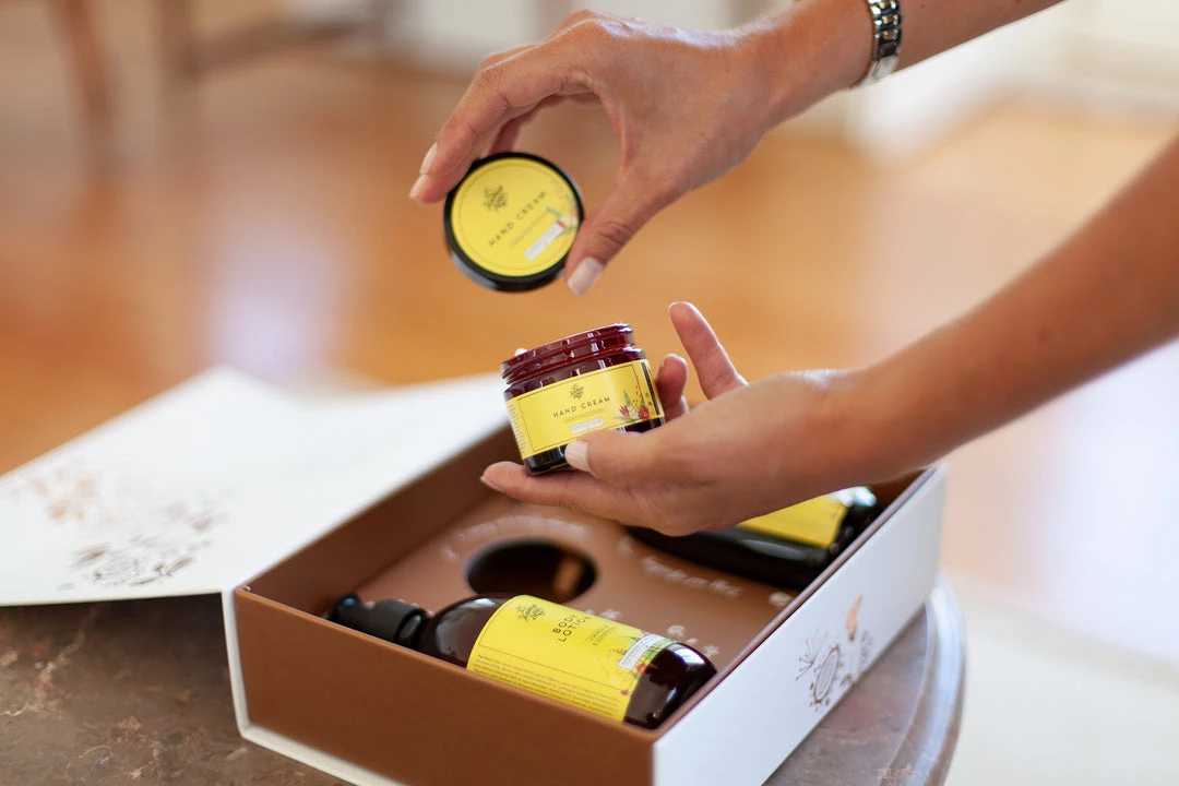 The Handmade Soap Company 'Because You Are Amazing' Gift Set Natural Skincare 4 The Handmade Soap Company 'Because You Are Amazing' Gift Set Natural Skincare